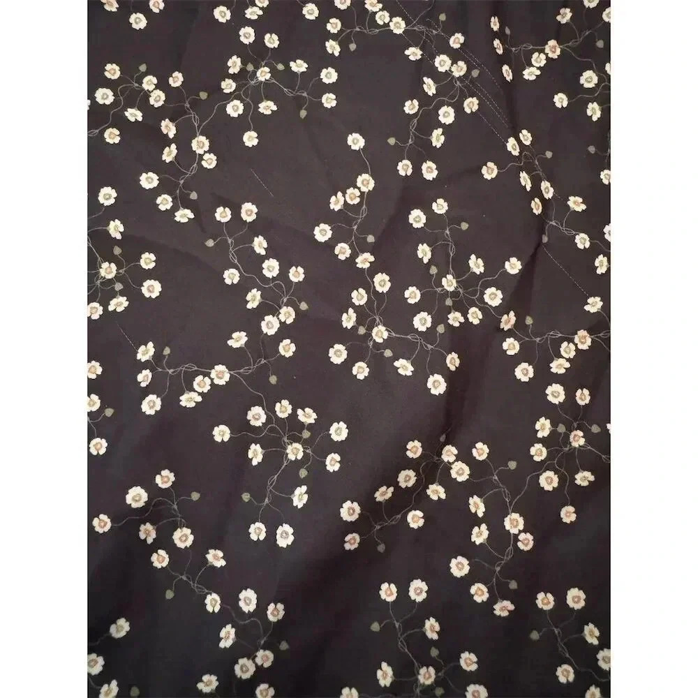 - Urban Outfitters Women's Floral Midi Skirt Black White Flowers Size S/P - Picture 3 of 9